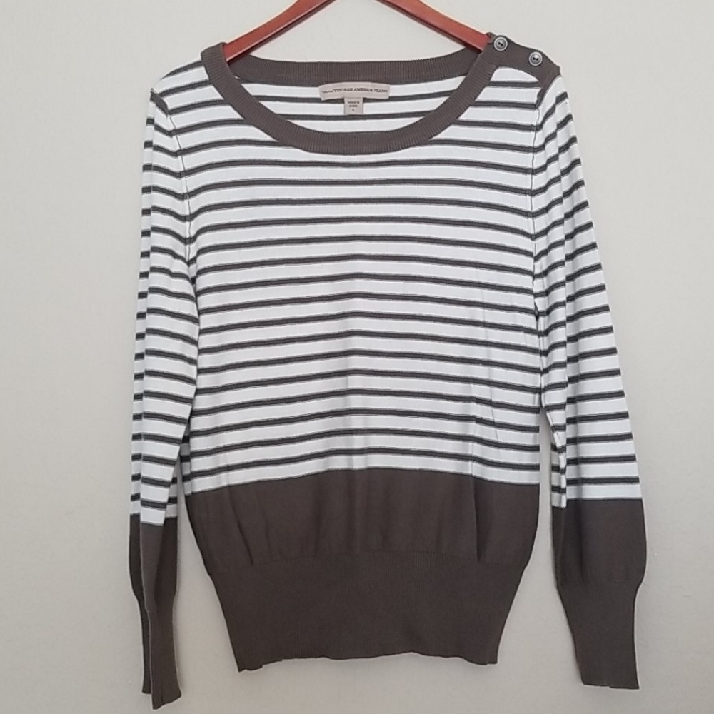 Vintage Nine West Light Brown Striped sweater